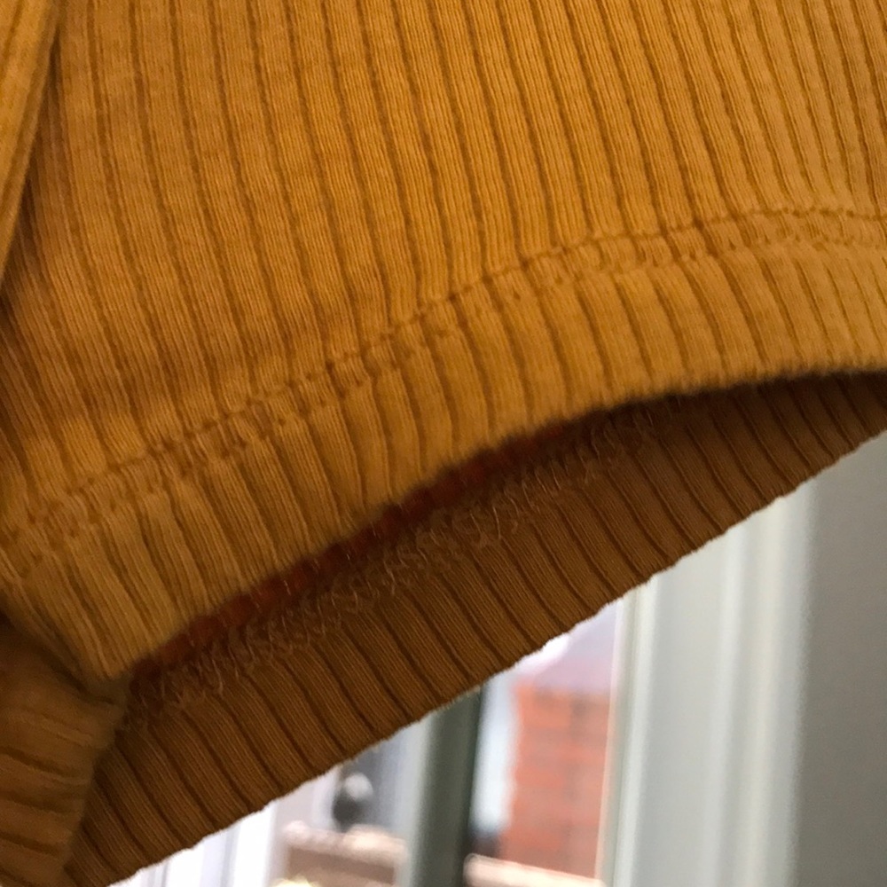 💫 Cute Plain Yellow Ribbed Top - Picture 3 of 5